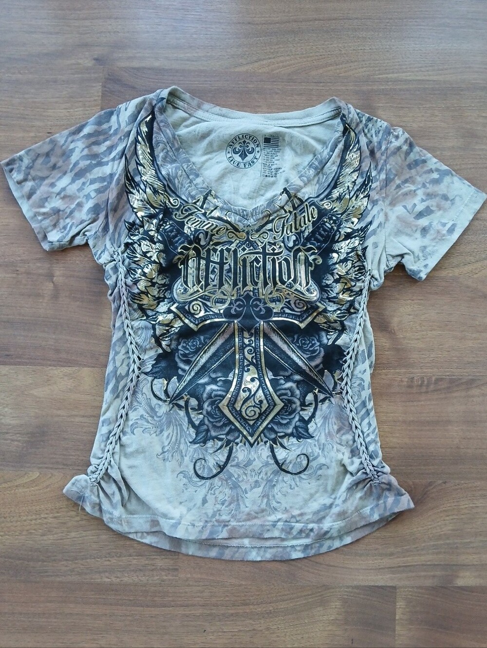 Affliction Femme Fatale Cross & Wings V-Neck Tee, Size XS